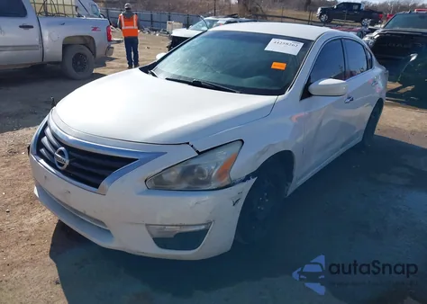2015 Nissan Altima 2.5/2.5 S/2.5 Sl/2.5 Sv z USA, uszkodzony, nr VIN 1N4AL3AP7FC177618